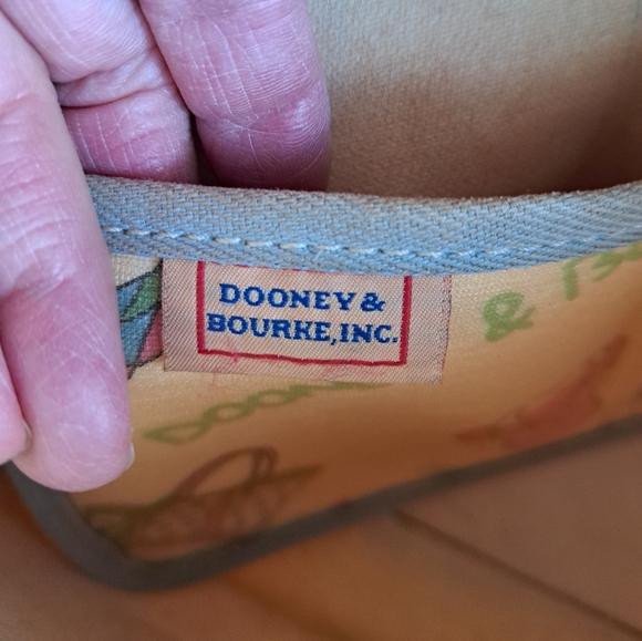 Med-Lg Dooney & Bourke shoulder bag - Picture 14 of 16